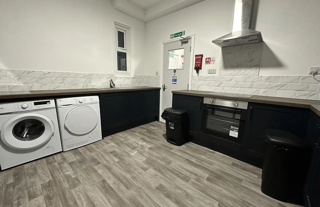 Premier Nottingham Studios - Gawthorne-1